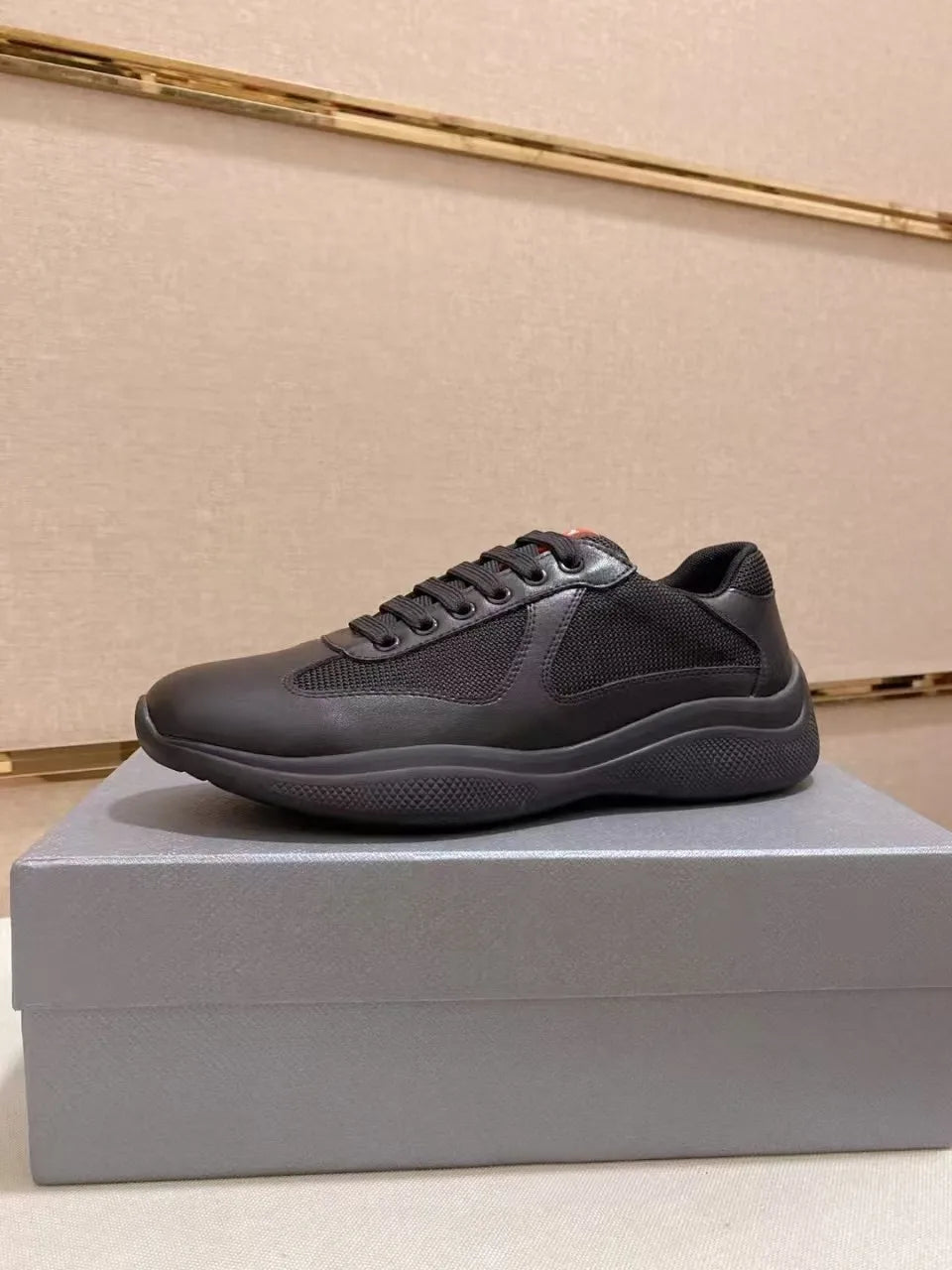 New P-style breathable casual sneakers for summer, high-end men's shoes, fashionable mesh panel shoes, fitness shoes